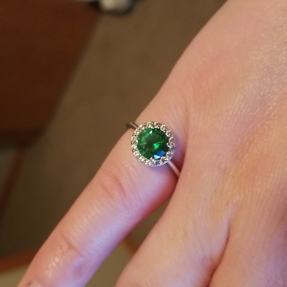 Sterling Silver Emerald Diamond Ring - Picture 5 of 5